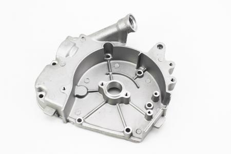 Кришка двигуна права до скутера 50cc (під щуп) ZHENGHE