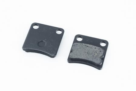 Тормозные колодки (дисковые) 50; DAELIM GZ50; SYM- Orbit 50; KYMCO- MXU 400 к-кт 2шт до квадроцикла Honda DI050/Tact