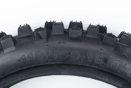 Шина 110/100-18 безкамерна, шипована CROSS BATTLE MAX до велосипеда