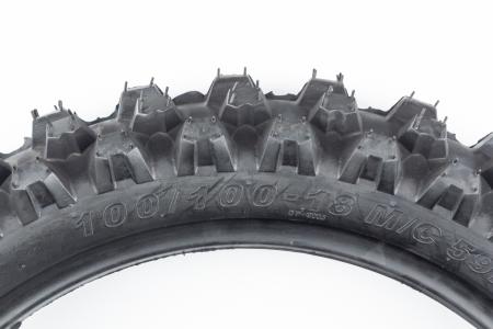 Шина 100/100-18 шипована CROSS 9003
