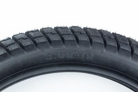 Шина 3,00-18 шипована YX-933