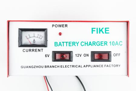 Зарядний пристрій для акумулятора 6V/12V стаціонарний 10AC