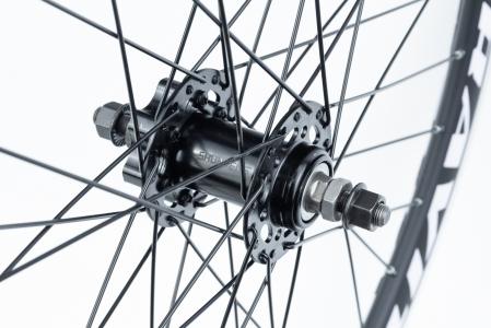 Колесо 26" переднє Disk-brake, обід алюмінієвий, втулка 14Gx36H, кріпл. гайка, "GRAVITY" (можл. подряпини) до велосипеда