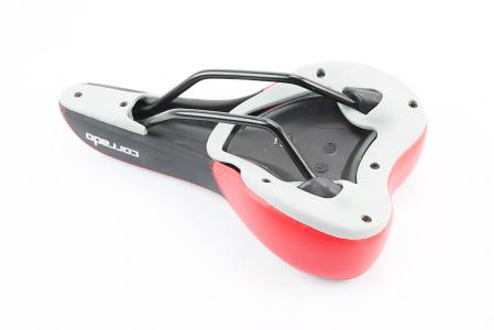 Сидіння MTB 260x160 мм, чорно-червоне до велосипеда CORRADO 6690