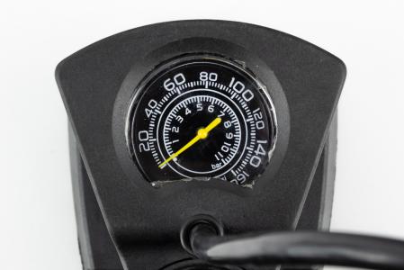 Насос ножний "підлоговий" алюмінієвий з манометром, 160 psi/11 bar, під штуцера Schrader&Presta, чорний до велосипеда