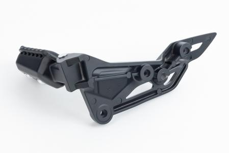 Підніжка передня, права з кронштейном до мотоцикла Loncin LX650DS/LX650-2A