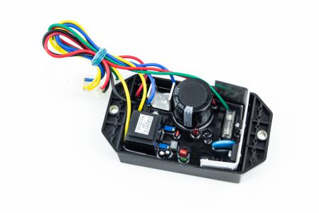 Реле напруги AVR трьохфазне 10кВт (корпус-прямокутник, пластик, контакти-2 "папа"+2 "папа"+4 "папа", 450V, 470µF) для генератора ГЕНЕРАТОР