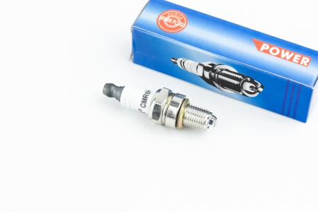 Свічка 4T CMR6H M10-L12,7 (пили/коси) до скутера JH/GY6