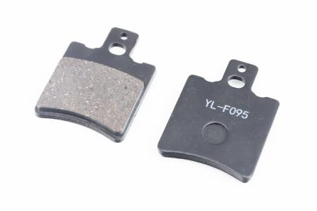 Гальмівні колодки дискові (Yamaha JOG; KEEWAY- Goccia 50; HONDA SFX 50/SZX 50; MALAGUTI Ciak 50; APRILIA Scarabeo 50/SR 50/SR 125), чорні до скутера YL-F095