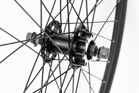 Колесо 26" переднє Disk-brake, обід "крапля" алюмінієвий, втулка 14Gx36H, пром-підшипники 6000 2RS, кріпл. гайка, "GRAVITY" до велосипеда