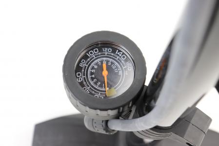 Насос ручний "підлоговий" з манометром 160 psi/11 bar, під штуцери Schrader&Presta, чорний LC-3261