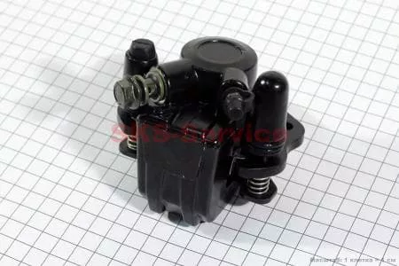 Тормозной суппорт с колодками для скутера Suzuki AD50